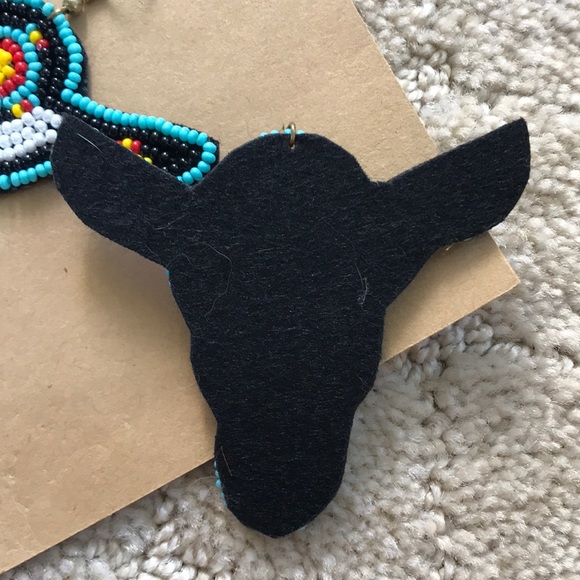 NWT Western beaded longhorn hook earrings - Picture 3 of 5